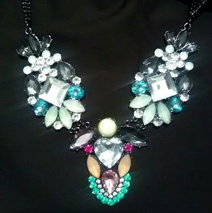 Costume jewelry necklace